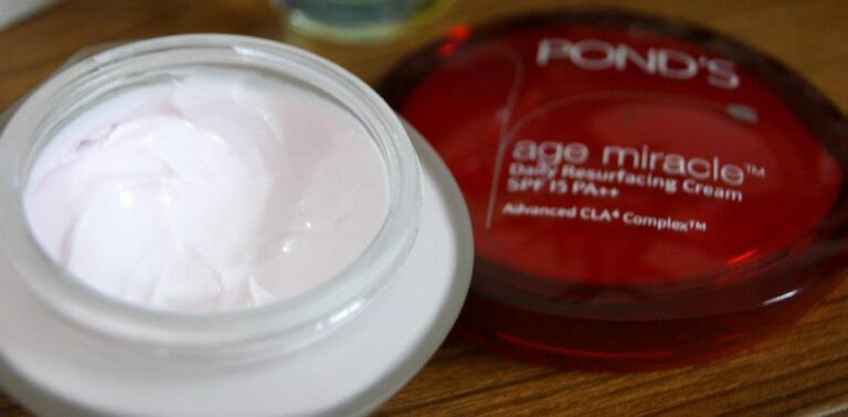 Ponds Age Miracle Day & Night Cream | Review