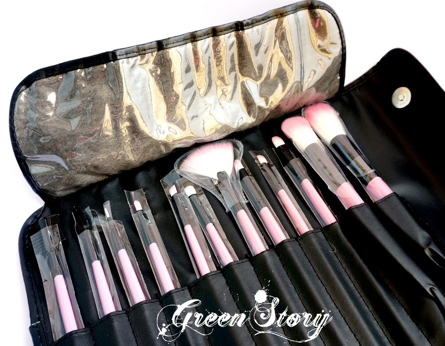 BH Cosmetics pink brush set