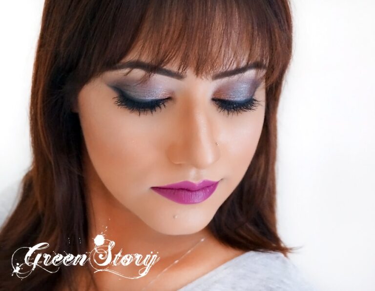 Fall makeup with berry lips