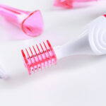Veet-Sensitive-Touch-Eyebrow-Trimmer