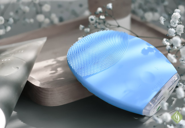 FOREO LUNA 2 | Not Only A Facial Cleansing Device But a 2-in-1 Skin Care Gadget