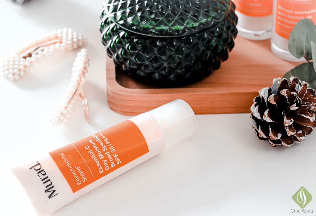 Vitamin C skincare for pregnant skin - Essential C Day Moisture | Murad Environmental Shield