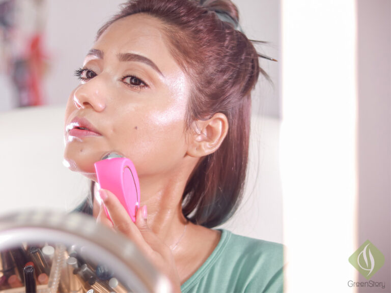 Review FOREO BEAR – Microcurrent Facial Toning Device | Get a sharp jawline and lifted face only in 2 minutes at home!