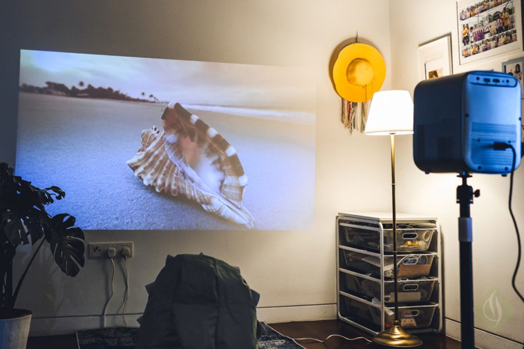 Home cinema setup with LUMOS RAY GEN2 projector Malaysia