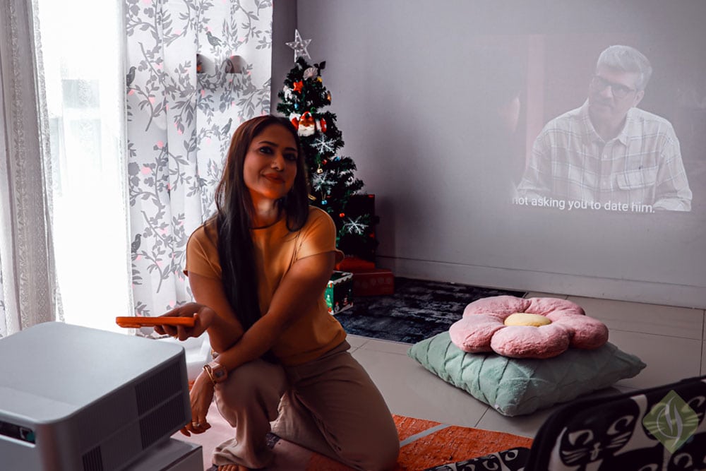 LUMOS Daystar projector review Malaysia - a projector that can work in daylight